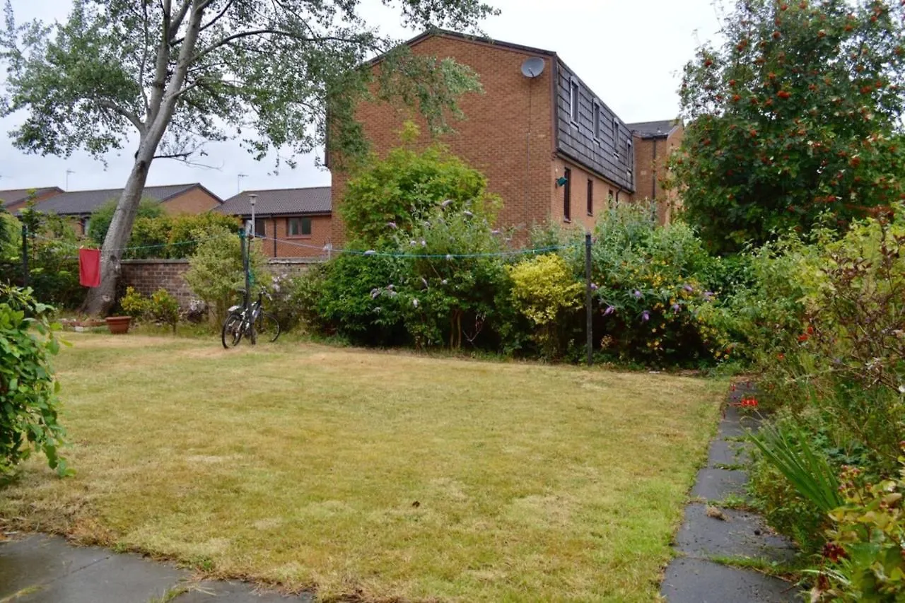 Comfortable 2 Bed Apartment In Blackford Edinburgh
